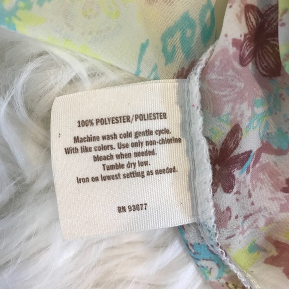 Decree medium loose fit sheer crop top - Picture 5 of 6